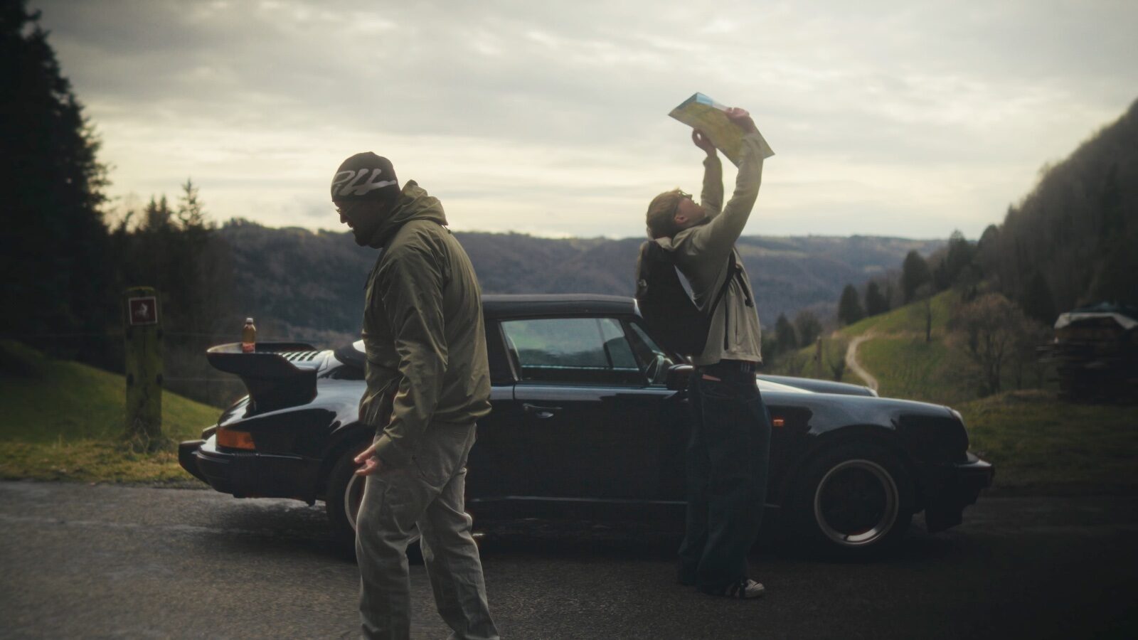 OVE x Chilly Gonzales x Jaymee x Lugatti - DANS LA SCHEISSE - Still 10
