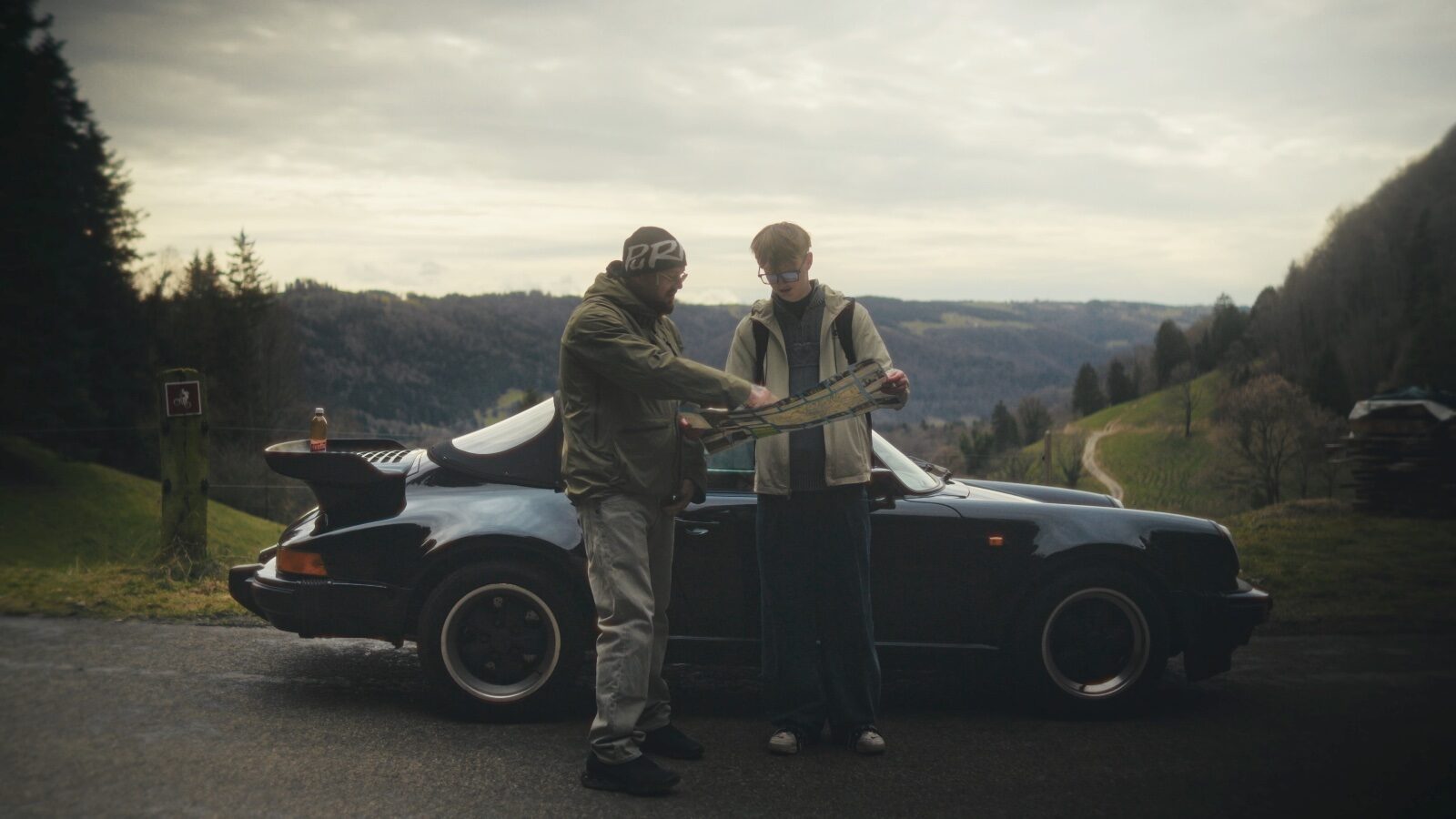 OVE x Chilly Gonzales x Jaymee x Lugatti - DANS LA SCHEISSE - Still 14
