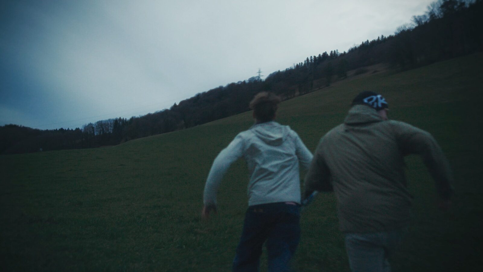 OVE x Chilly Gonzales x Jaymee x Lugatti - DANS LA SCHEISSE - Still 17